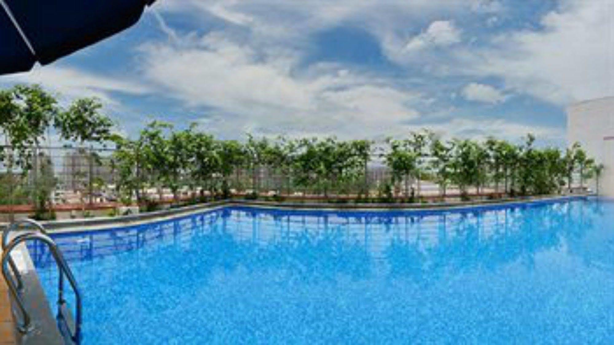 Lemon Tree Hotel, East Delhi Mall, Kaushambi Ghaziabad Exterior foto