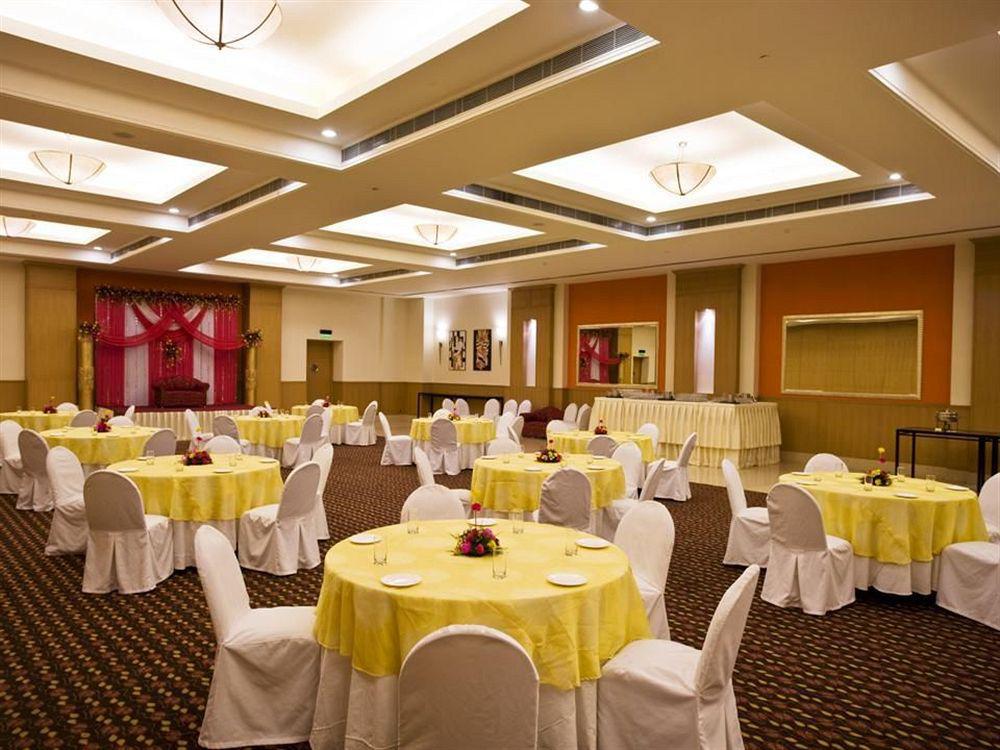 Lemon Tree Hotel, East Delhi Mall, Kaushambi Ghaziabad Exterior foto